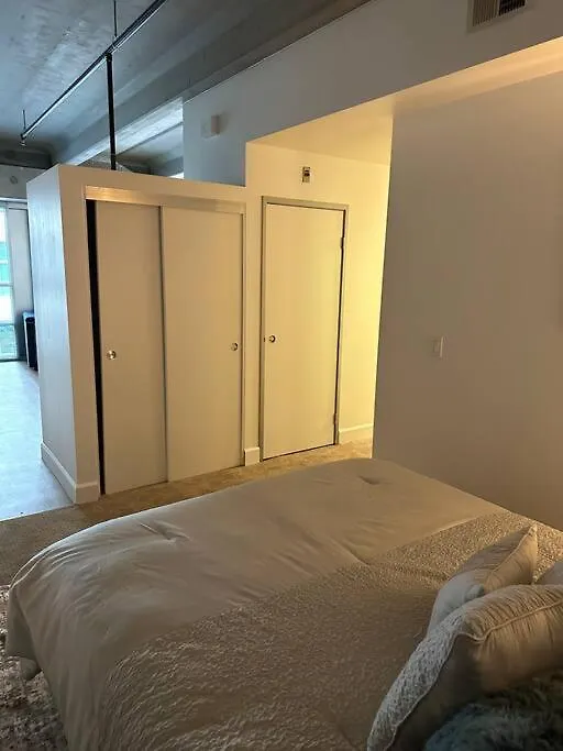 Cozy Downtown Gem: Near Attractions & Universities Sacramento